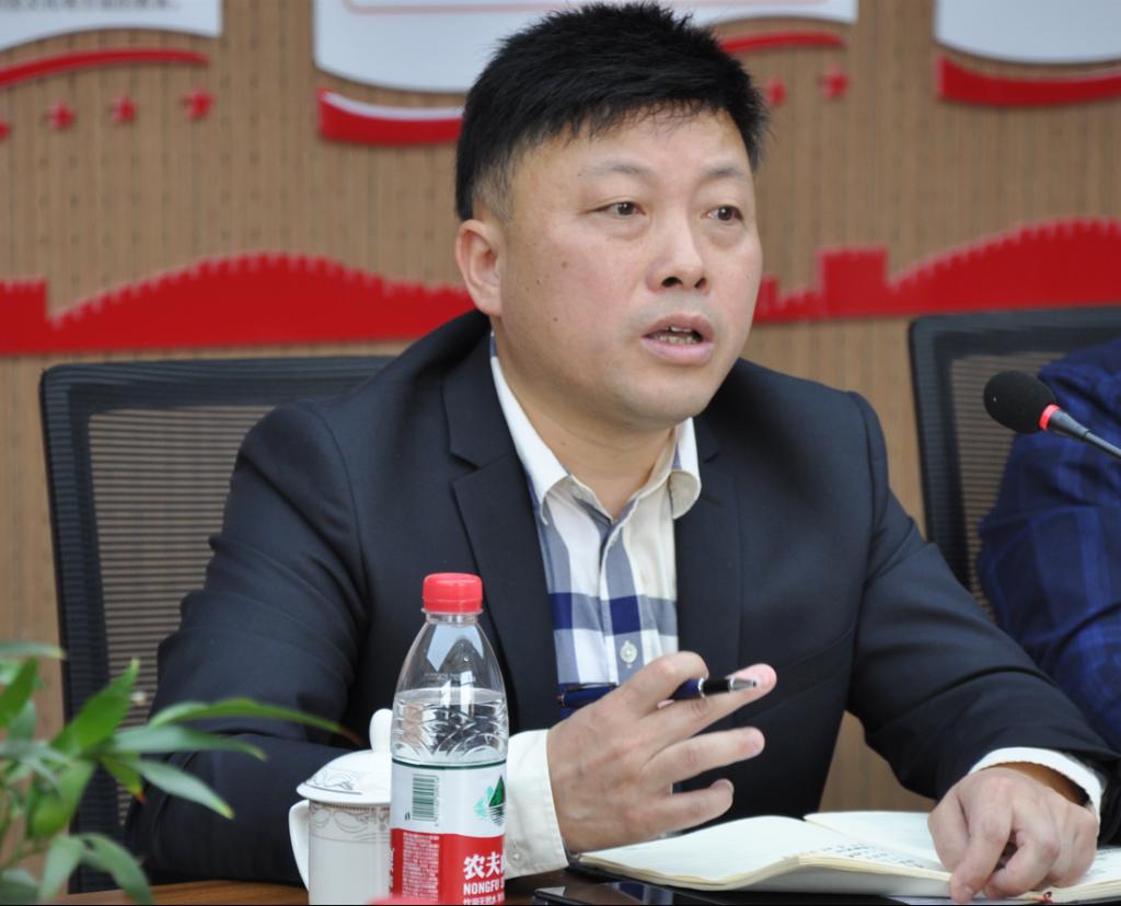 恒达集团公司总经理罗小勇发言