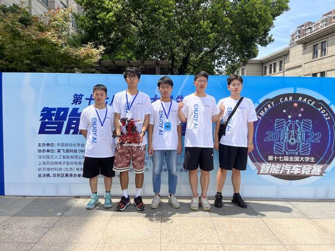 d652b8a752660c35ac148749e1be068